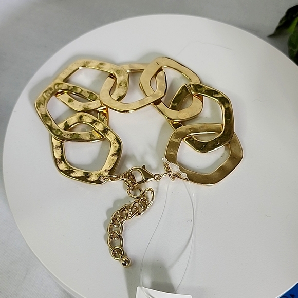 Gold Rhodium Plated Flat Chain Link Hammered Style Bracelet New - Picture 1 of 6